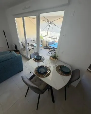 Escale Azureenne Apartmán *